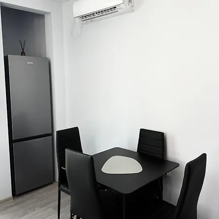 Si Homes, Cozy Apartment, Covered Parking, Fast Wi-fi شقة *