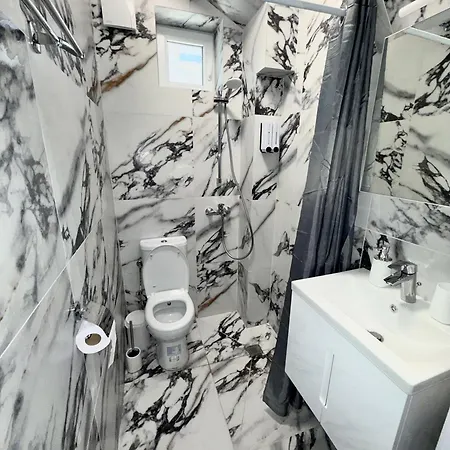 Si Homes, Cozy Apartment, Covered Parking, Fast Wi-fi * بلوفديف