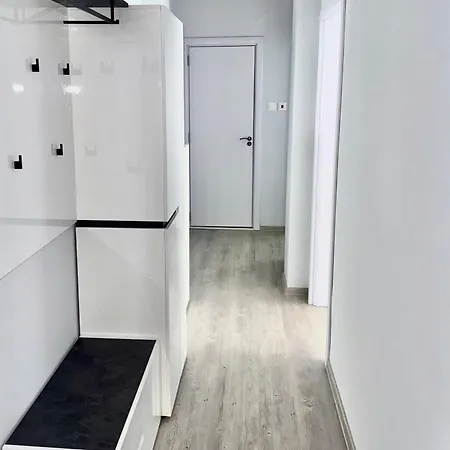 شقة Si Homes, Cozy Apartment, Covered Parking, Fast Wi-fi بلوفديف
